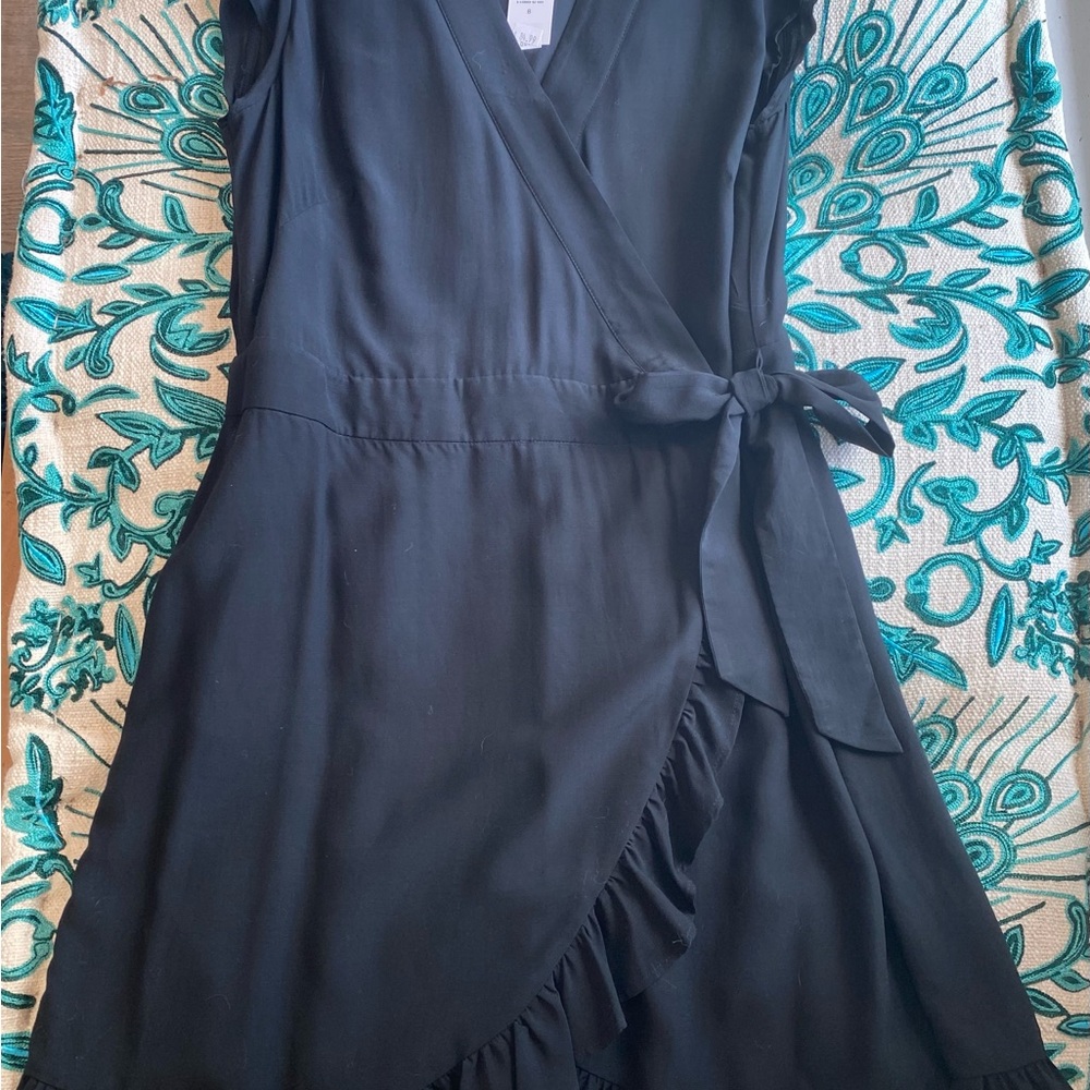 Black light weight loft dress with shorts